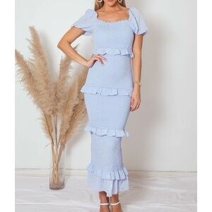 Light Blue Tiered Ruffle Body con Maxi Dress Size Small